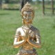 Bouddha de la prière méditative en résine couleur or