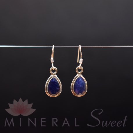 Boucle d'Oreille Lapis Lazuli faceté argent.