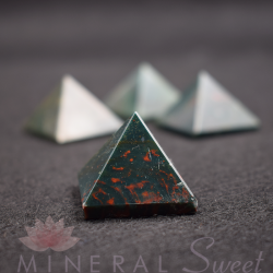 Jaspe sanguíneo pirámide PJS2