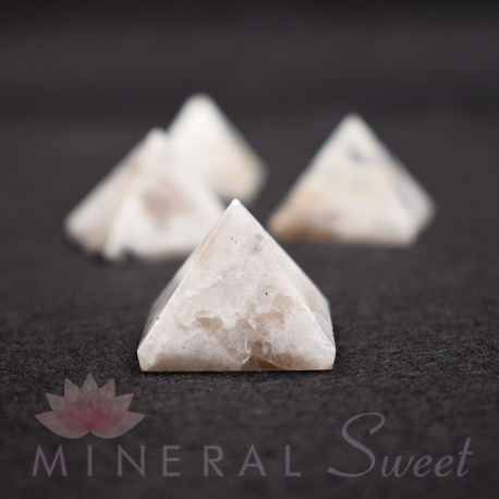 Pierre de Lune pyramide 3cm