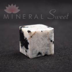 Pierre de Lune cube 3cm