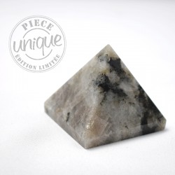 Pyramide en Pierre de Lune LL9