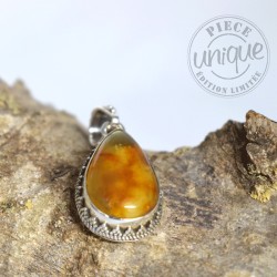 Pendentif Ambre naturel et argent avec sa  chaine