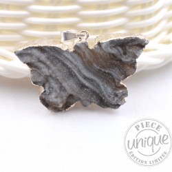 Pendentif Papillon en Fleur de Calcédoine 2