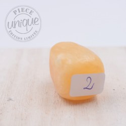 Calcite jaune pierre roulée 2
