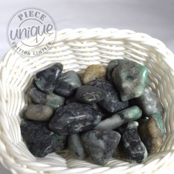 Esmeralda en piedras rodadas pequeñas bolsa 250g