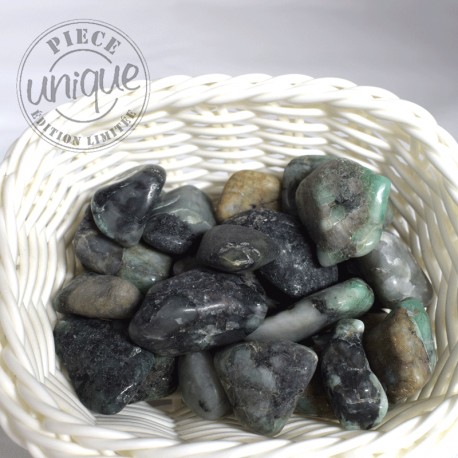 Esmeralda en piedras rodadas pequeñas bolsa 250g