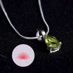 Conjunto colgante  Peridoto  mini lágrima 3 más cadena plata 40cm