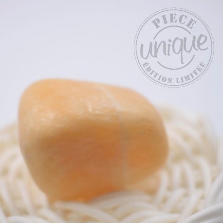 Calcita amarilla piedra rodada 7