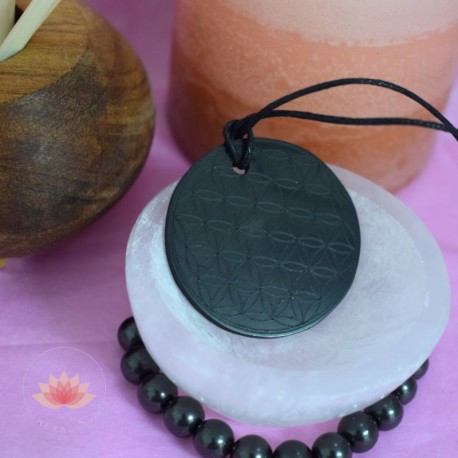 Pendentif Shungite gravée Fleur de vie 4cm