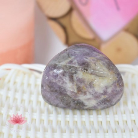 Lépidolite pierre roulée 2